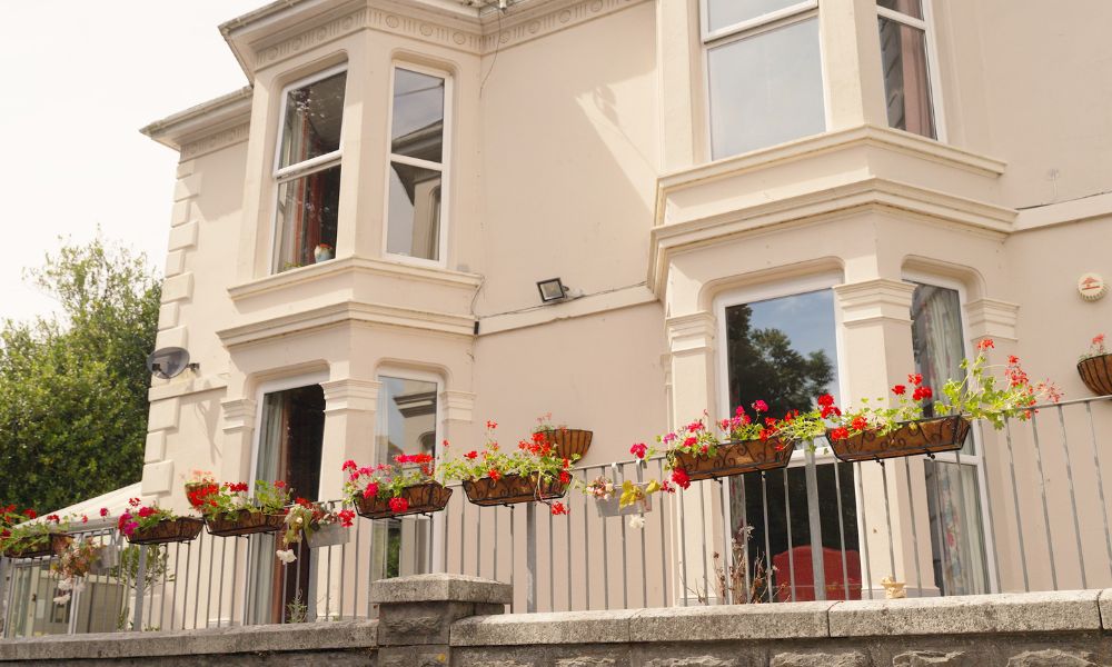 Nursing Home vs Care Home Plymouth - Exeterior of Home - The Lawns Nursing and Residential Home